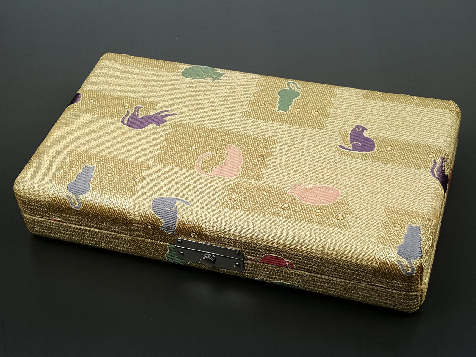 津軽三味線用、2丁撥入 ピンクにウサギ柄 津軽三味線用、2丁