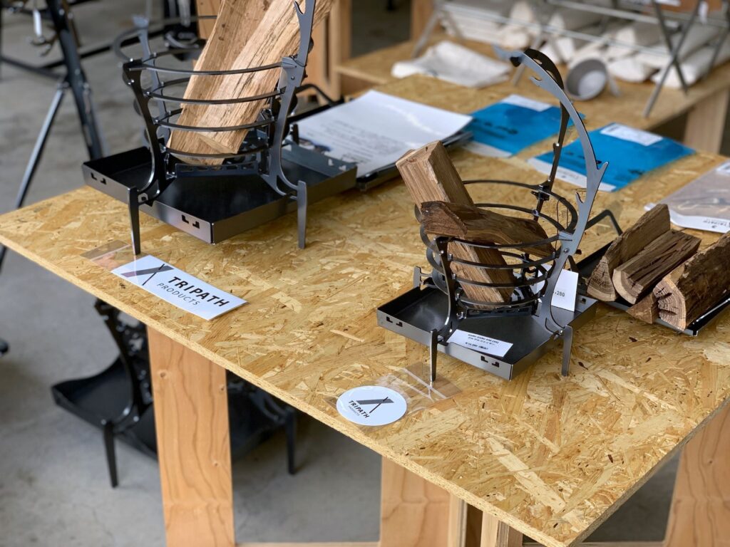 ギアマニア必見の週末限定ガレージショップがオープン！ 焚き火の達人