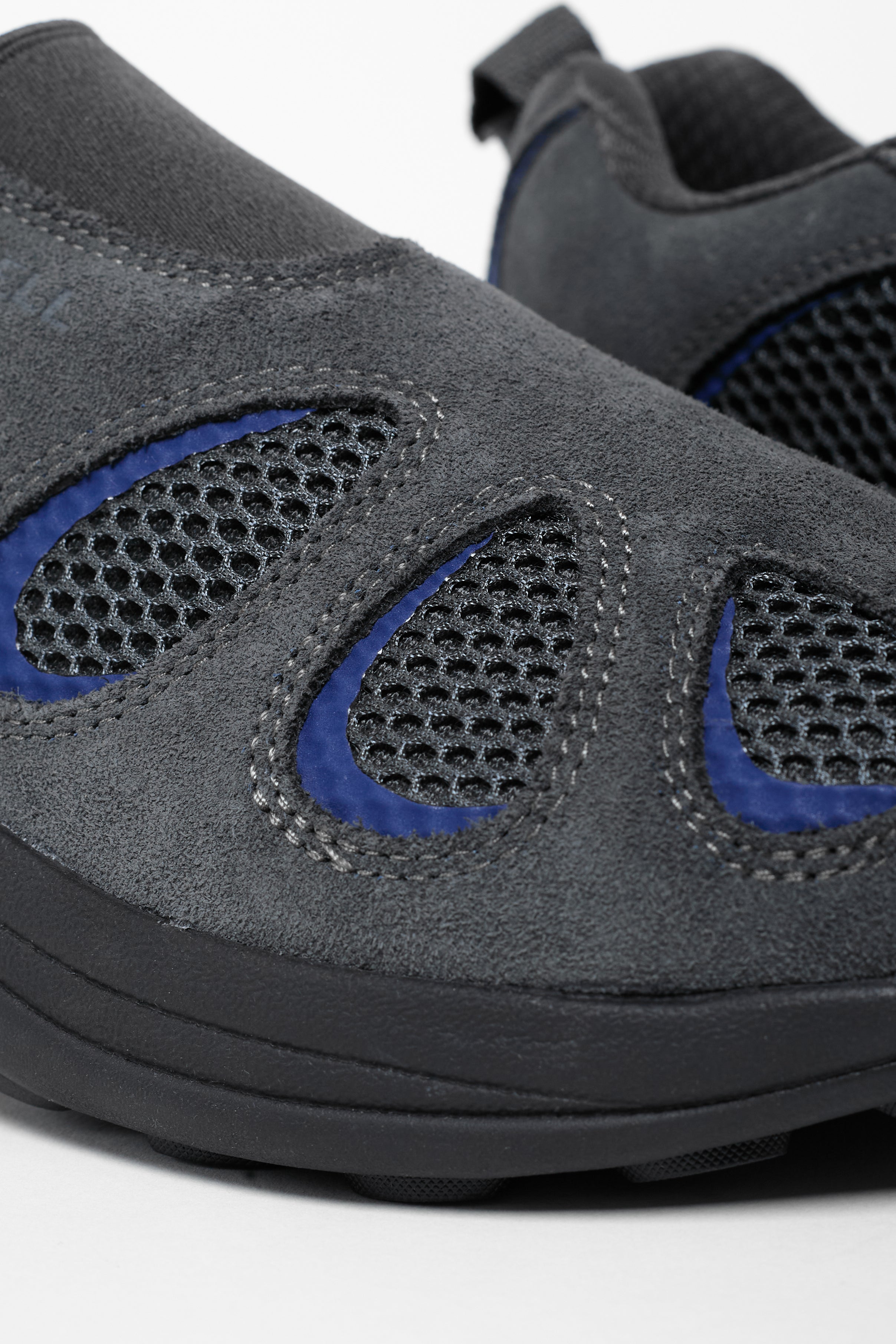 Jungle Moc Evo Vent 1TRL in Black/Graphite ~ Windthrow