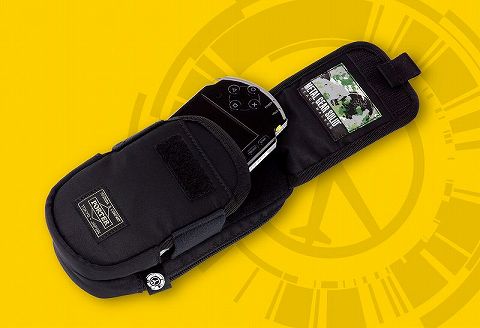 メタルギアピースウォーカー×ユニクロコラボ PSPポーチ メタルギア