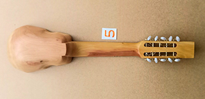 チャランゴ: アンデス・フォルクローレ音楽 楽器館「コチャバンバ」