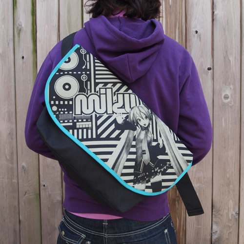 ミクパ2011のプレミアムレアTシャツ 初音ミク フルグラフィックTシャツ