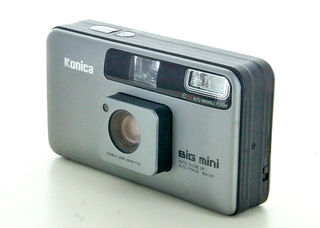 フィルムカメラはじめよ♪ 002】 コンパクトカメラと一眼レフ｜カメラ