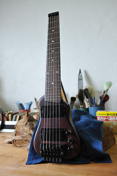 Lap axe のギター