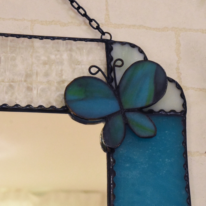 ステンドグラスの壁掛け鏡 幸せを呼ぶ蝶【Papillon Bleu】 | 照明と