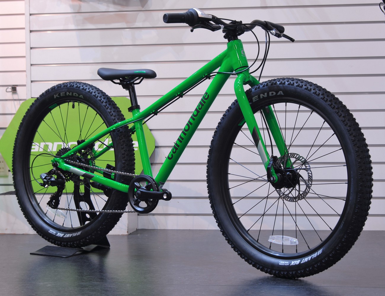 20インチ＆24インチキッズバイク入荷しました！ | キャノンデール横浜