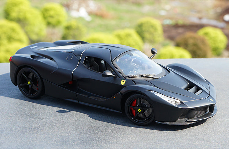 Original factory collectible 1:18 Bburago Ferrari Laferrari Sports