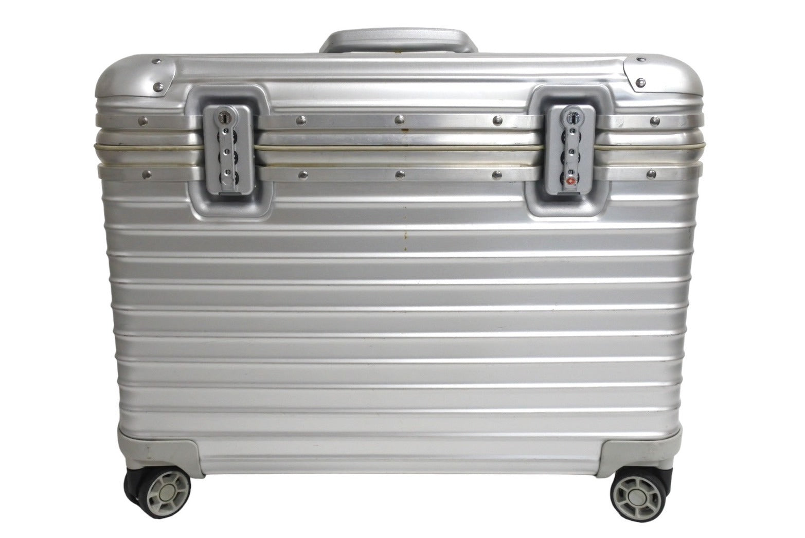 生産中止モデル】RIMOWA 82L 4輪 シルバー 生産中止モデル】RIMOWA 82L