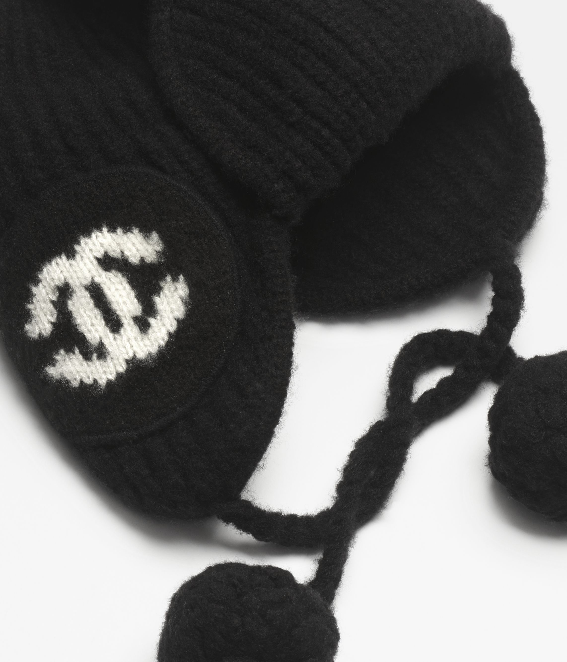CHANEL シャネル 2025/26秋冬プレコレクション ニット帽 ポンポン