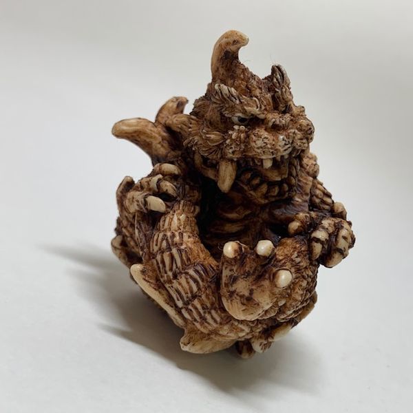 希少】ウルトラ怪獣根付「ガラモン」 Amazon.co.jp: ウルトラ怪獣根付