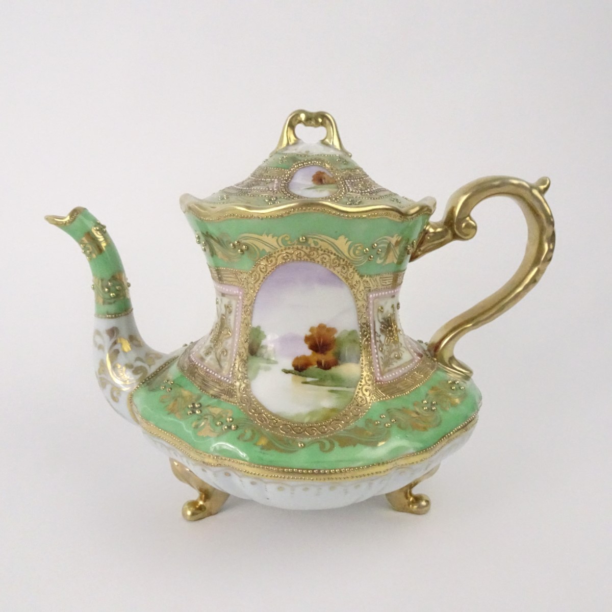 オールドノリタケ ロココ調 淡いグリーンに金彩が豪華な大きめの