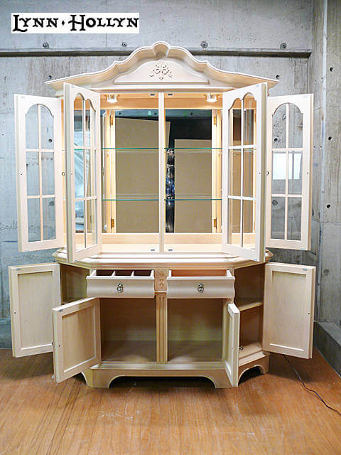 LYNN HOLLYN アンティーク調 キャビネット 幅90cm アイボリー系