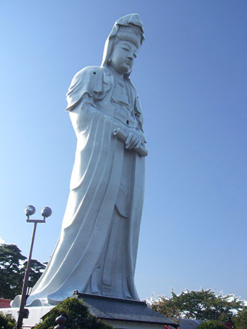 高崎白衣大観音像 - 高崎市文化財情報 - 高崎市公式ホームページ