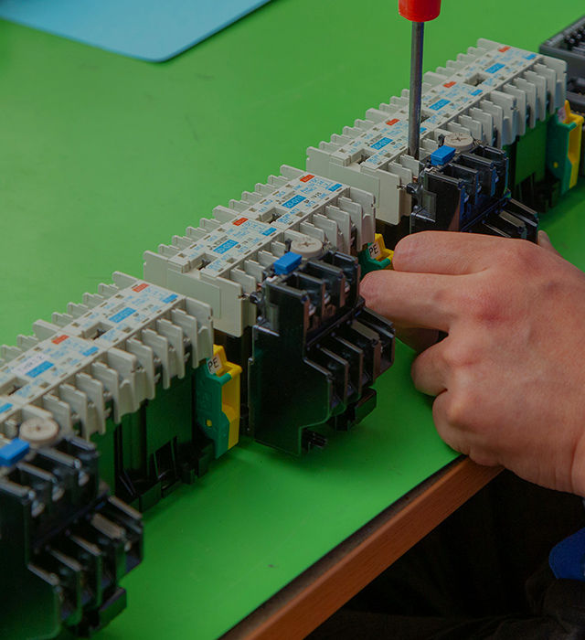 株式会社シプロ｜制御盤・精密機器・特殊ケーブル・基板実装｜宮城県亘理郡