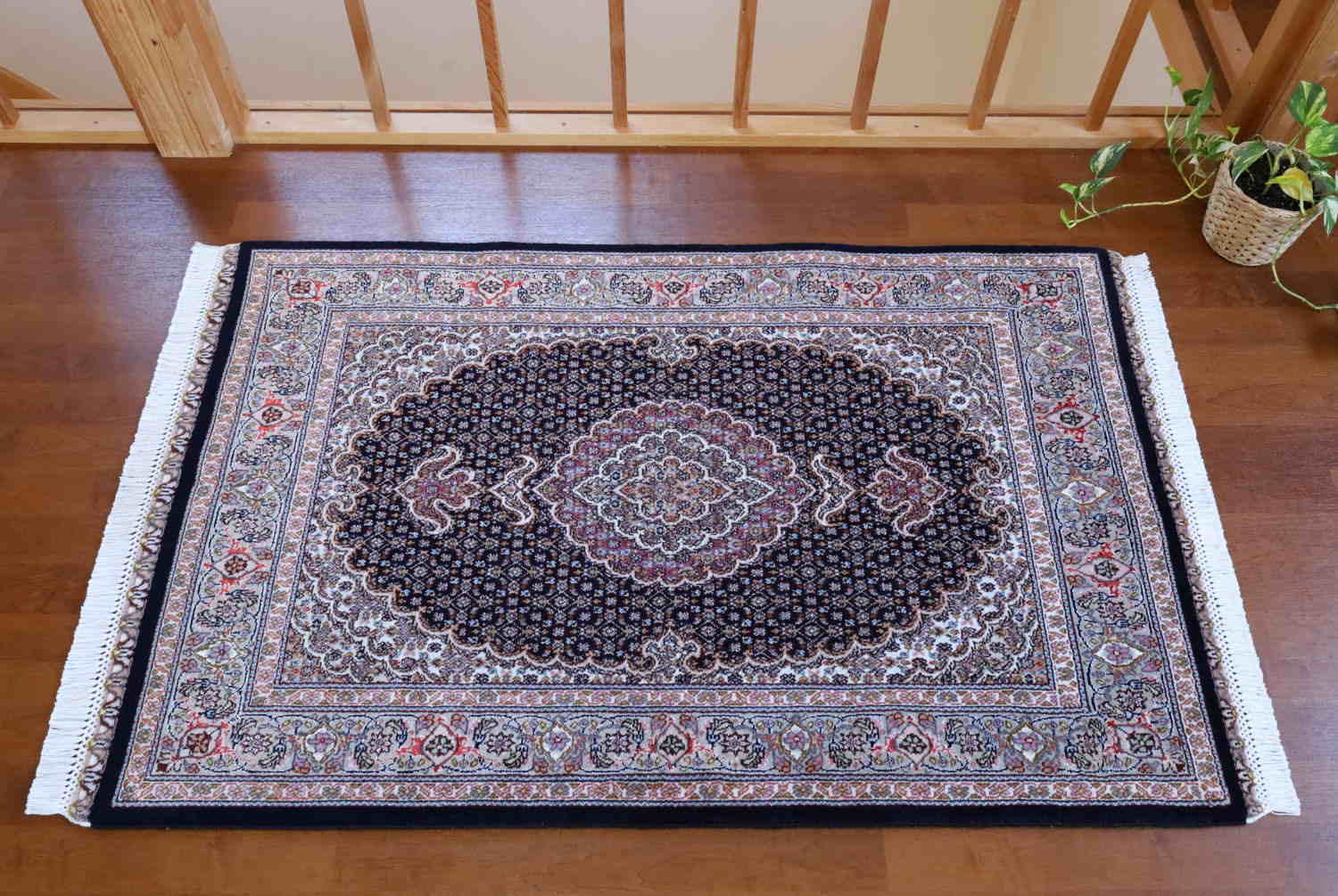 ペルシャ絨毯 玄関マットサイズ タブリーズ産 マヒ模様｜クラフトワーク
