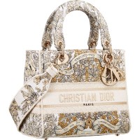 ディオール」日本限定ウォレット登場！ ライラックカラーで幸運の