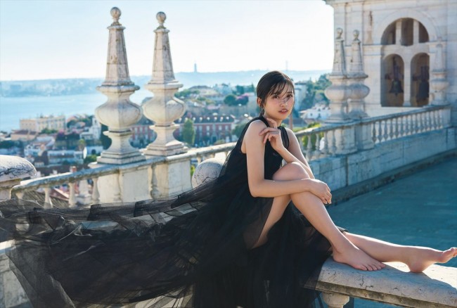 乃木坂46・五百城茉央、アジアアーティスト初の場所で撮影した妖艶黒