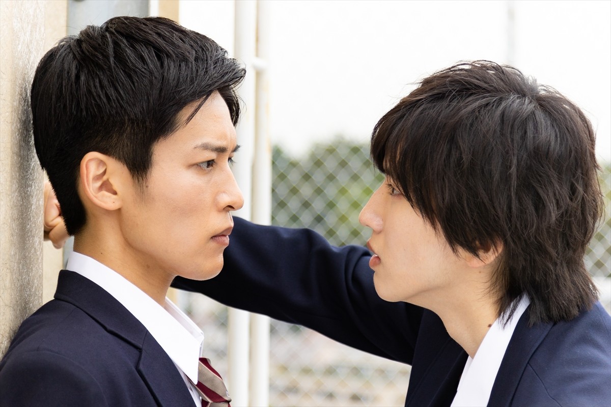 道枝駿佑が目黒蓮に壁ドン！ 『消えた初恋』胸キュン先行カット解禁