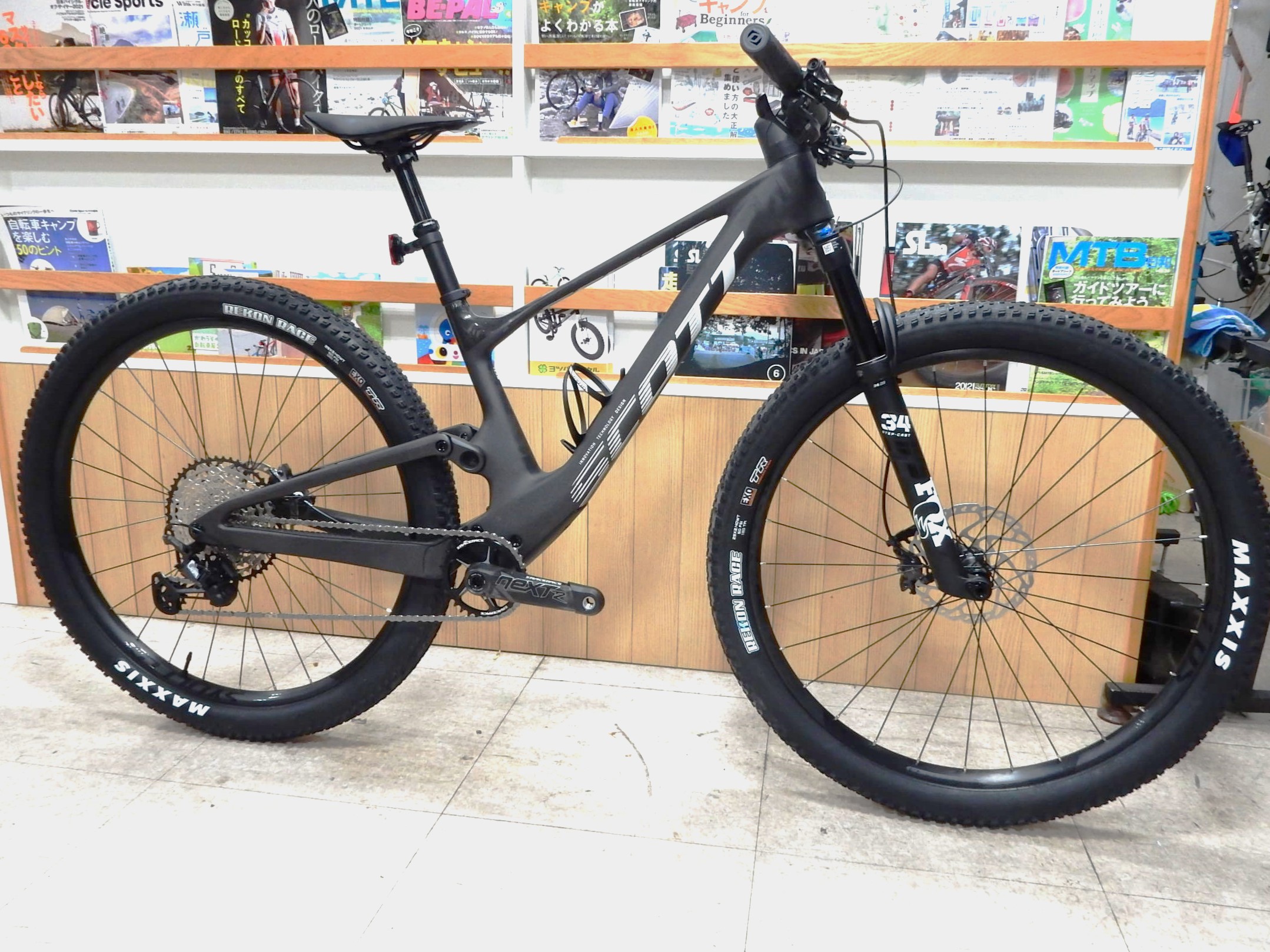 引取り限定値引 超美品スコットのマウンテンバイク 引取り限定値