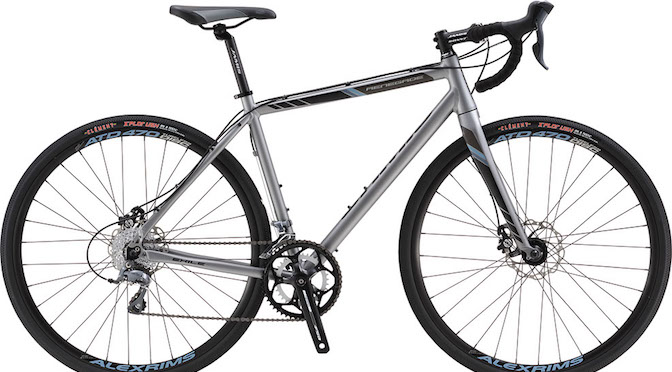 700×40Cタイヤを装着可能なアドベンチャーロード、JAMIS「RENEGADE