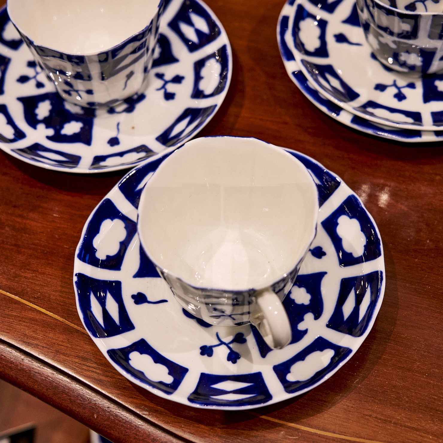 英国 ロイヤルクラウンダービー 陶器製 鳥の置物 金色 手描き模様