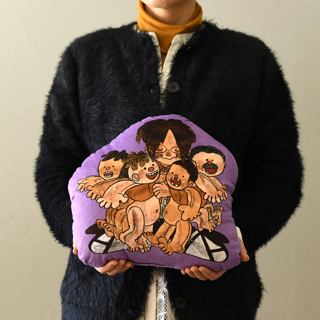 進撃の巨人｜ダイカットクッション（ハンジ）