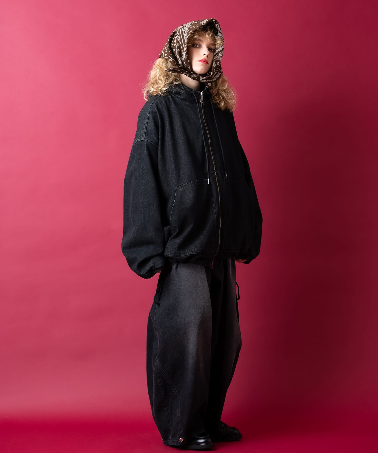 Naptime. プルオーバーパーカー 総柄SAX プルオーバーPARKA-総柄BLACK