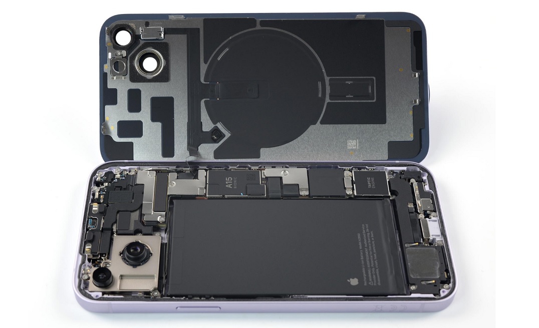 iPhone14 Plusの分解調査の結果が公表される！内部の再設計により背面