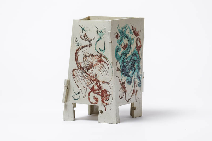 河本五郎 染付角壺 共箱 ￼高17口3・3.7胴径9.5・10.6底11.4cm 河本