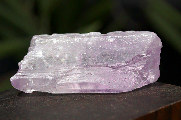 発色抜群！クンツァイト原石-048水晶クラスター、天然石ビーズのアート