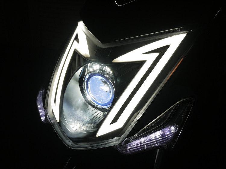 シグナス4型廃盤LEDヘッドライト 【楽天市場】シグナス 4 型 カスタム