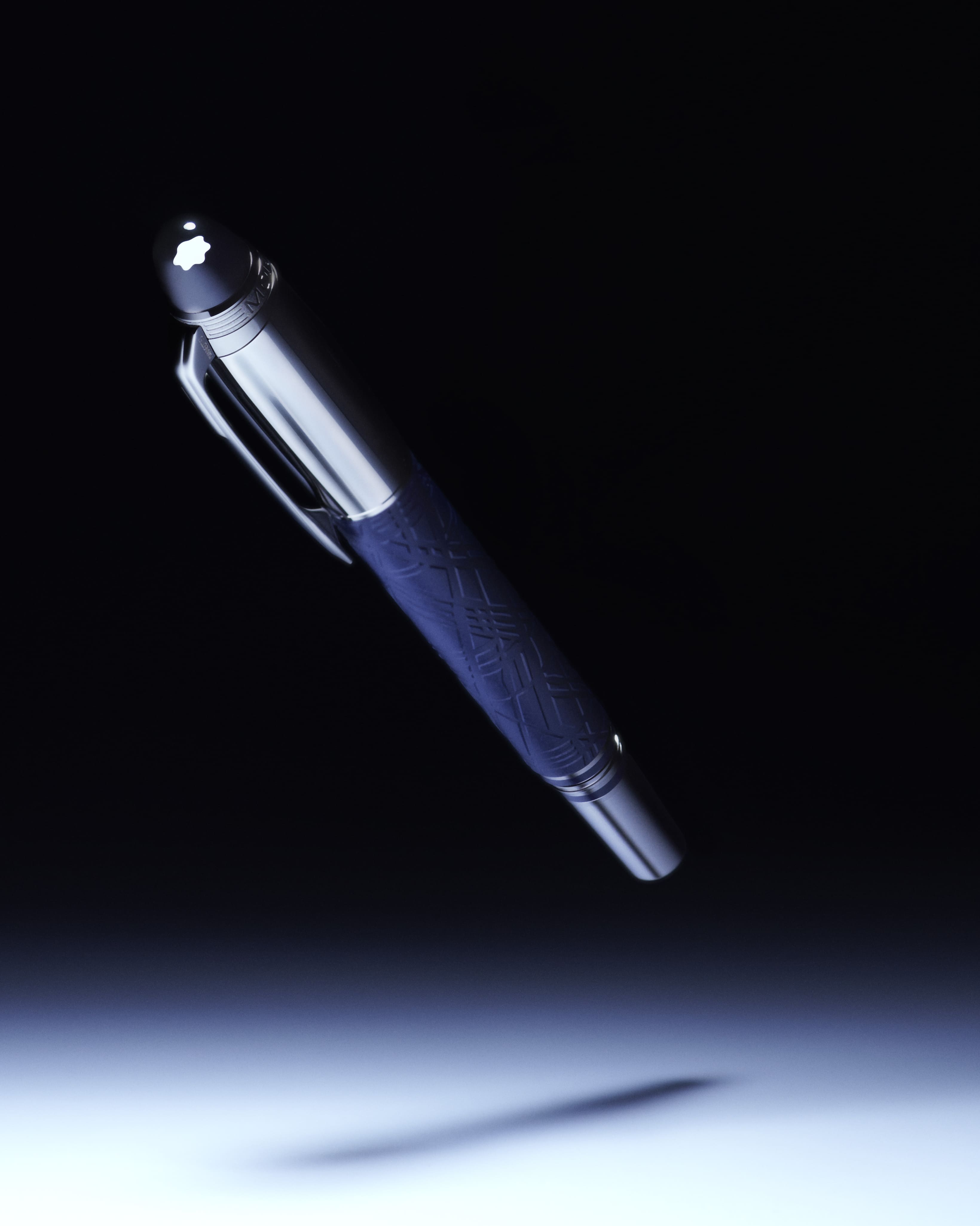 モンブラン、スターウォーカー スペースブルーが新登場 | リシュモン