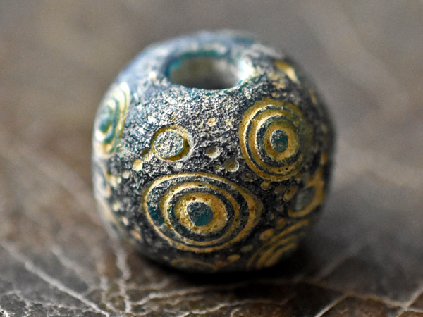 2105】中国戦国とんぼ玉 重ね緑多眼貼付扁平丸型中玉,アンティーク