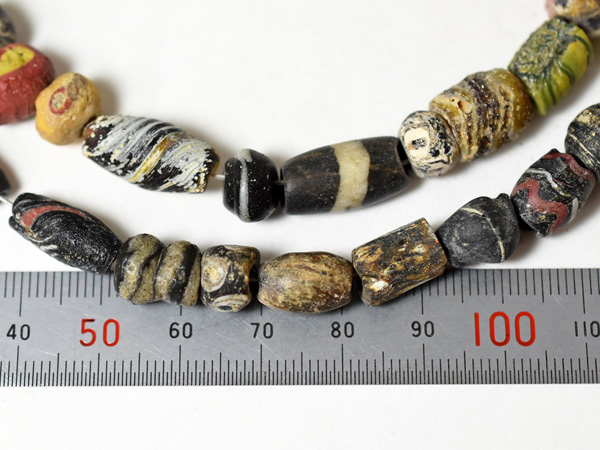 ローマンアイビーズ 銀化ローマングラスビーズ3 □紀元前後頃 古代