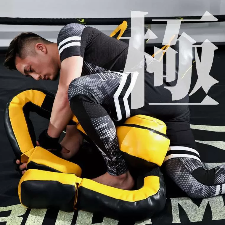 グラップリングダミーミット人形タイプ ブラック KB026BK｜BODYMAKER