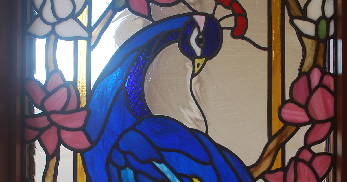 ステンドグラス 孔雀と花のデザイン 約30cm x 40cm 【公式通販】