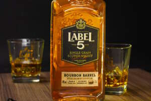 八海醸造、初のウイスキー「Hakkaisan シングルグレーン 魚沼8年