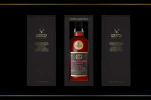 ジョニーウォーカー ブルーラベル、2025年「蛇年」限定ボトルを発表