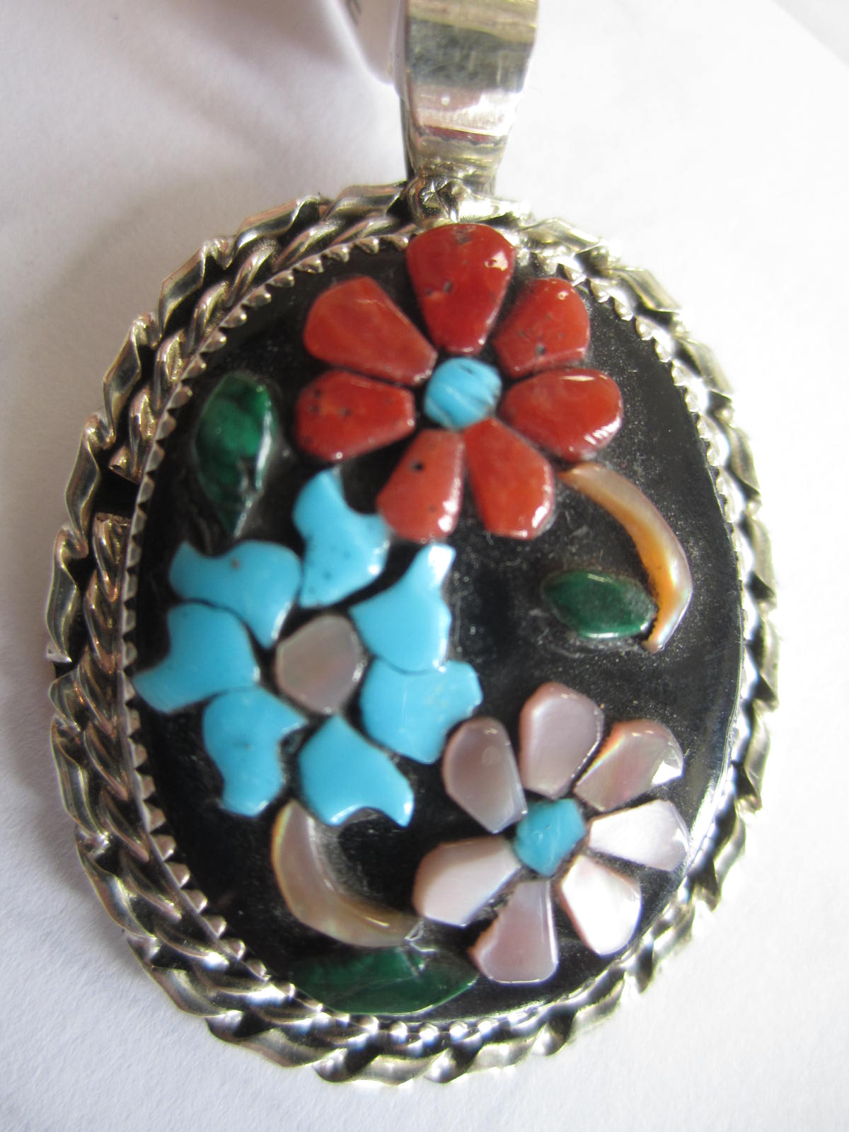 ZUNI Inlay Pendant Rose Calavaza - Bead World Online Shop
