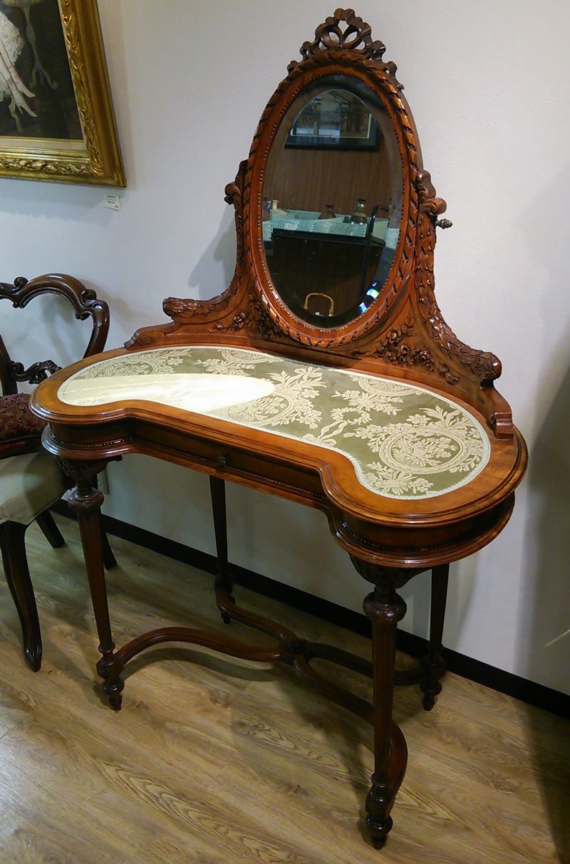 B36 アンティーク イギリス製 樽材 ツイストレッグ ドレッサー