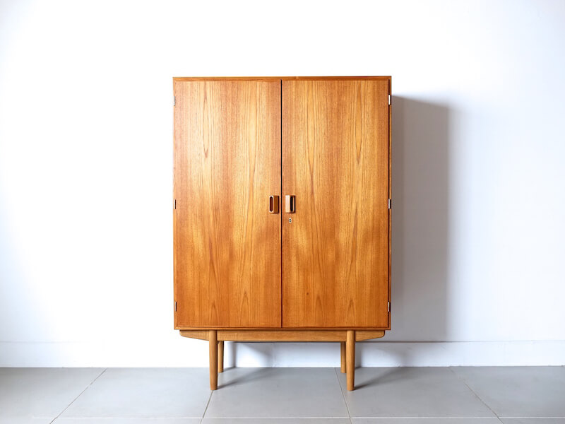 Bellbet | ボーエ・モーエンセン キャビネット Cabinet by Borge