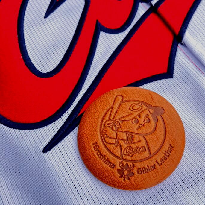 広島ジビエレザー×カープ】東広島産鹿革使用☆大人の雰囲気の革の缶