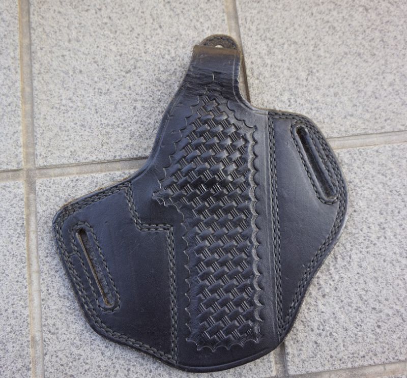 サファリランド製 実物革製ヒップホルスター1911ガバメント用 右用