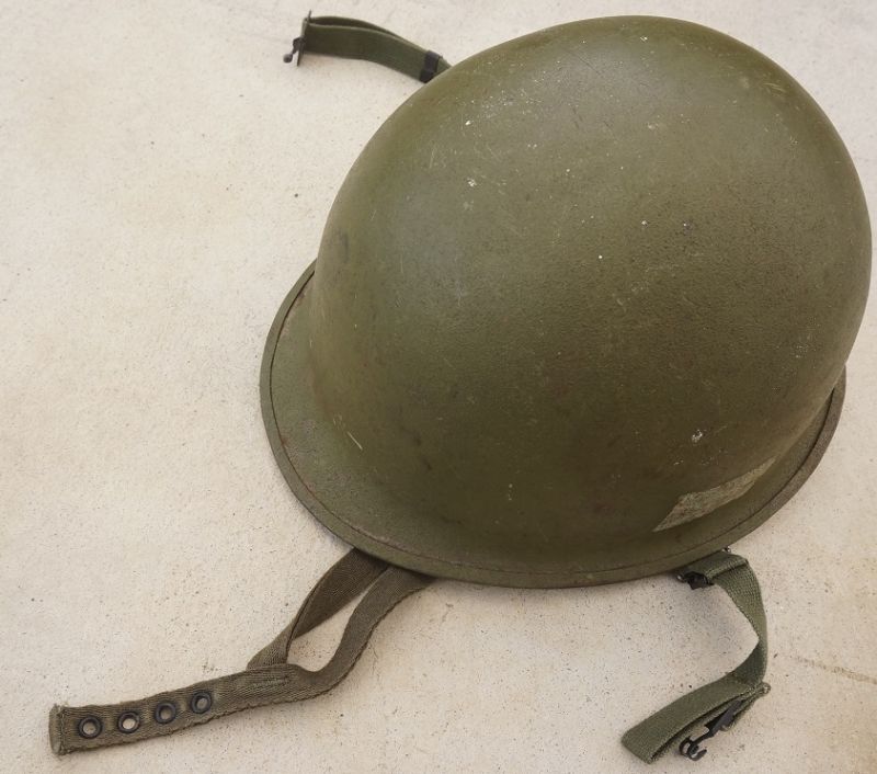 ベトナム戦争？米軍ヘルメットです。 旧型ヘルメット ナム戦 M2