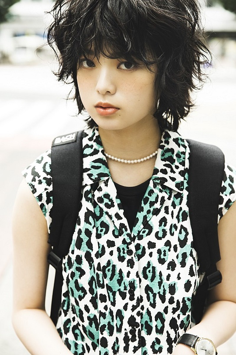 欅坂46、メンバー全員がモデル出演 「かわいい」「かっこいい」が