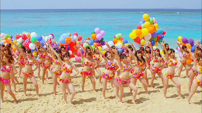 AKB48 今回のセンターは4人、水着や浴衣姿まで新作ビジュアル解禁