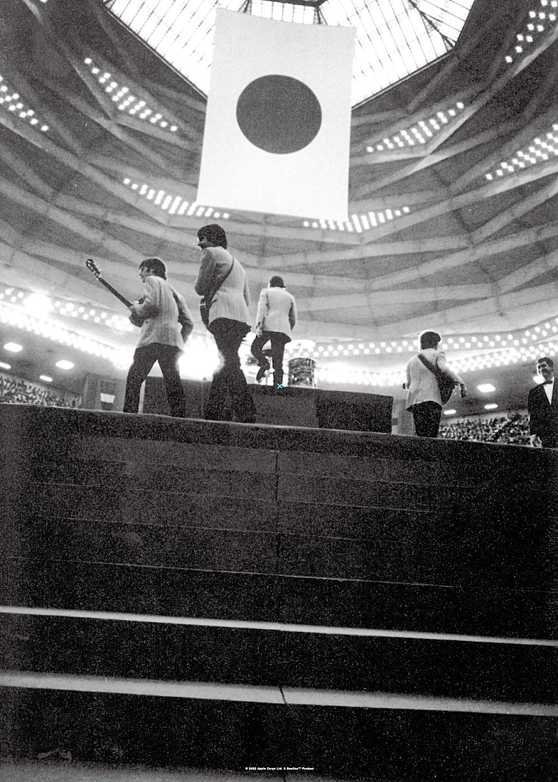 ビートルズ モノクロポスター 長方形 Amazon.co.jp: The Beatlesザ