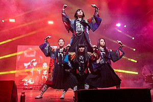 新しい学校のリーダーズ コーチェラ Tシャツ Lサイズ 2025年最新