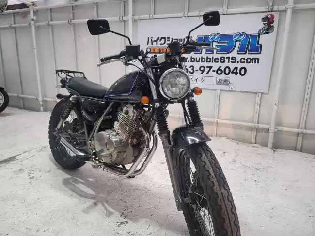 スズキ グラストラッカー250タンク ホワイト キャップ付き