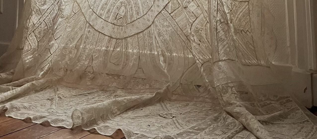 パリ発送】L2811 フランスアンティークカットワーク手刺繍クロス 天使